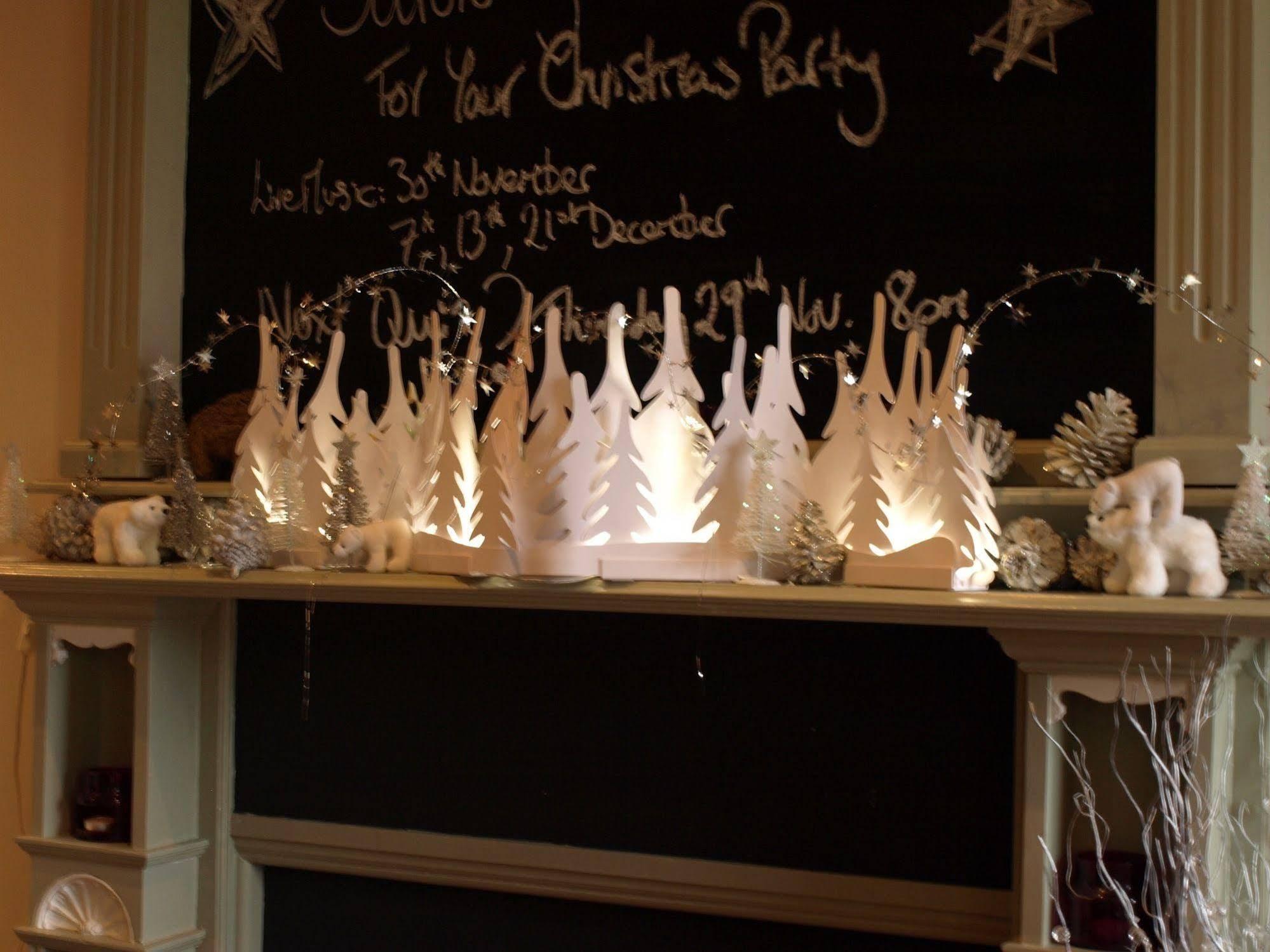 The Bower Inn Bridgwater Ngoại thất bức ảnh A fireplace decorated for Christmas