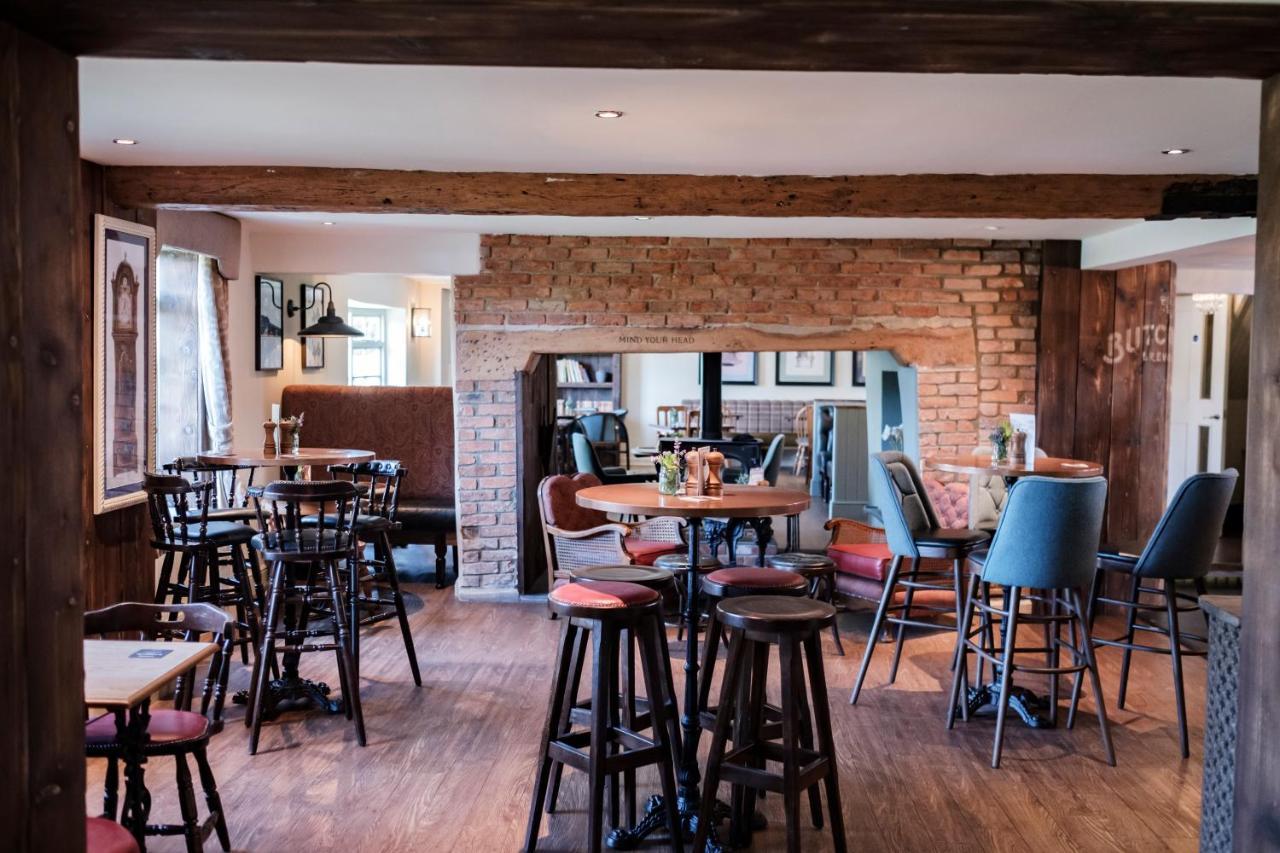 The Bower Inn Bridgwater Ngoại thất bức ảnh The interior of the pub